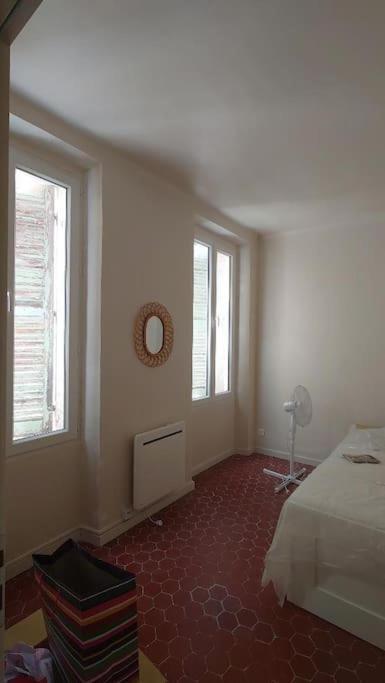 Appartement De Charme - Wifi - Centre Historique Tolone Esterno foto
